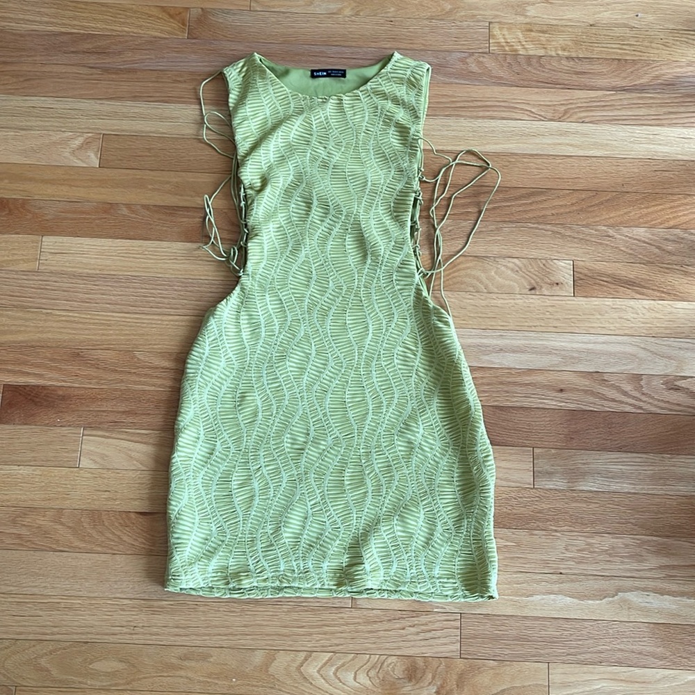 🌟 Lace Up Textured Bodycon Dress